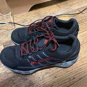 Columbia black sneakers
